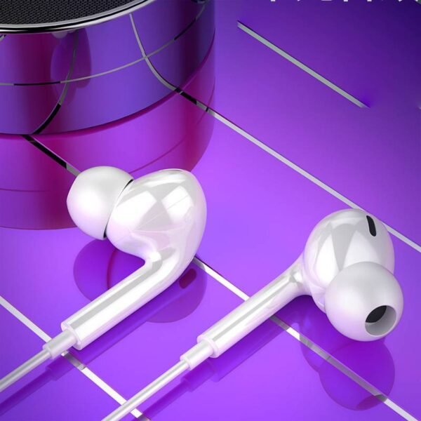 New in-ear wire-controlled music headphones - Image 2